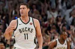 开云体育-雄鹿队大将米德尔顿受伤，或将缺席接下来的比赛