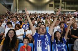 开云体育登录-苏宁广场上演精彩对抗赛，球迷声声欢呼的简单介绍