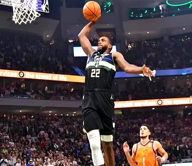 雄鹿队大将米德尔顿受伤,或将缺席接下来的比赛 雄鹿队大将米德尔顿受伤,或将缺席接下来的比赛