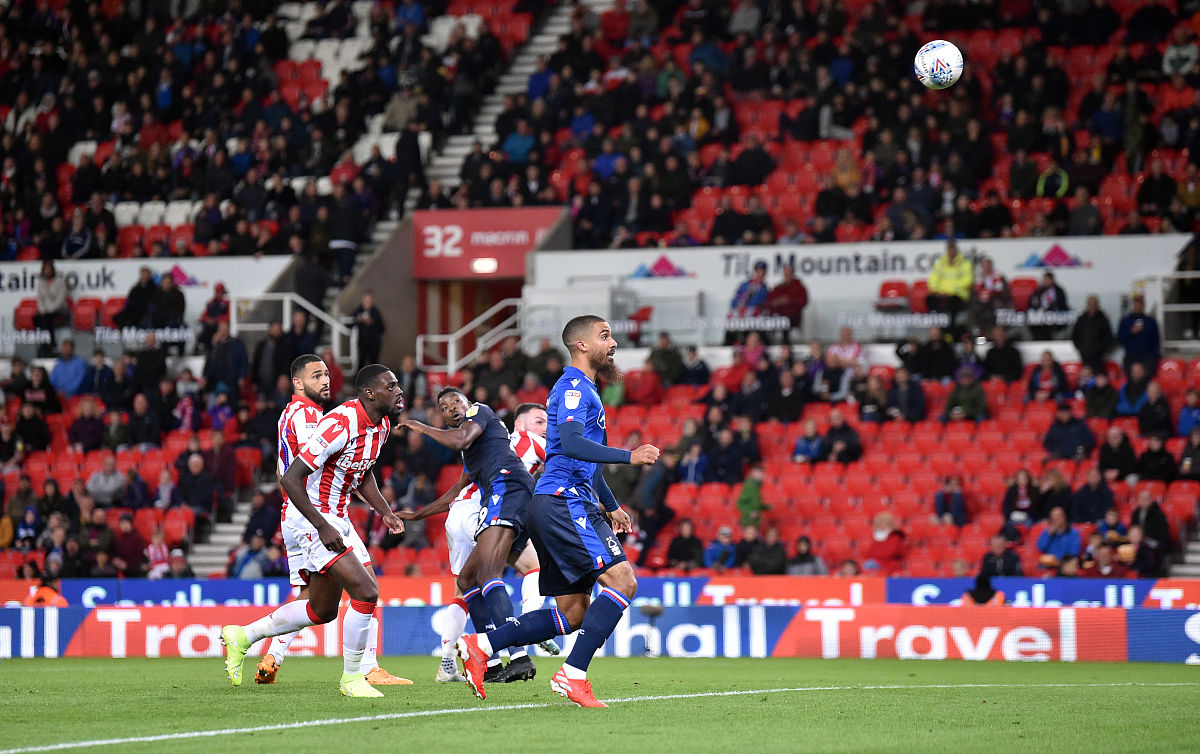 包含谢菲联胜出英格兰足球比赛，全队合作精神发扬光大的词条