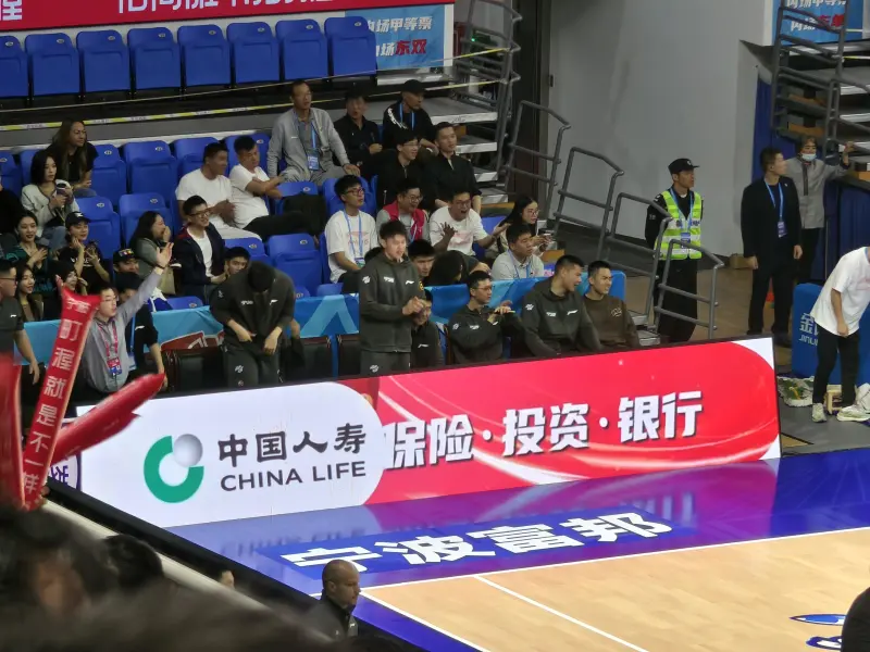 重庆火箭大换血,三名外援即将加盟 重庆火箭大换血,三名外援即将加盟