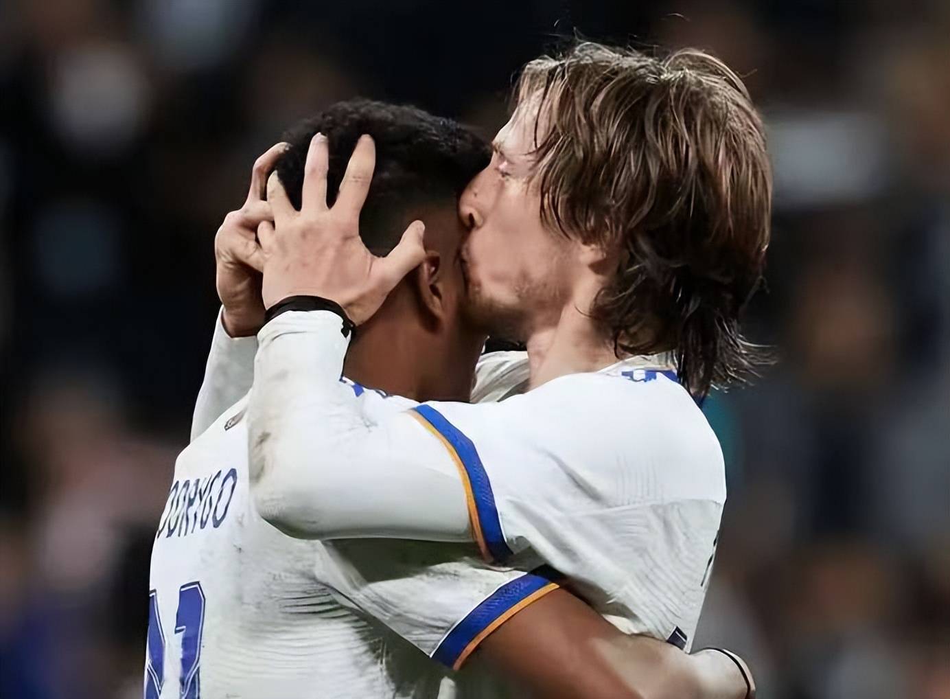 曼城边锋高效突破,助球队胜出的简单介绍 曼城边锋高效突破,助球队胜出的简单介绍