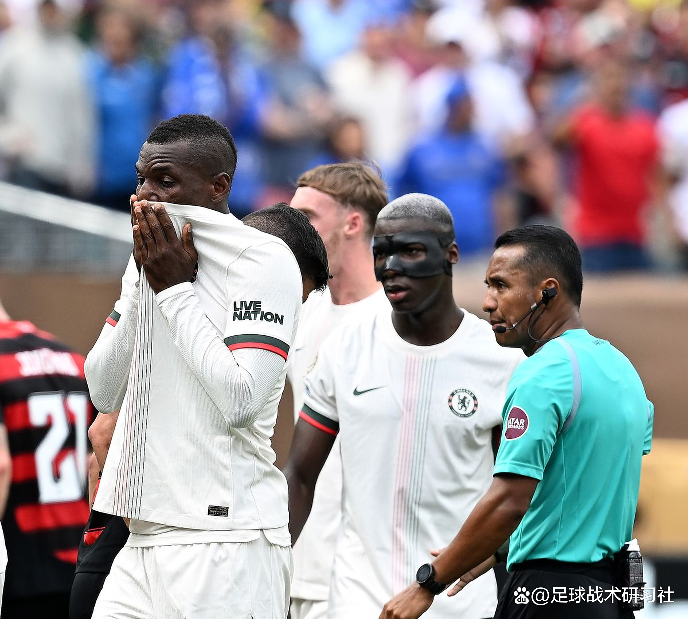 切尔西中场领袖态度积极，赢得队友尊重