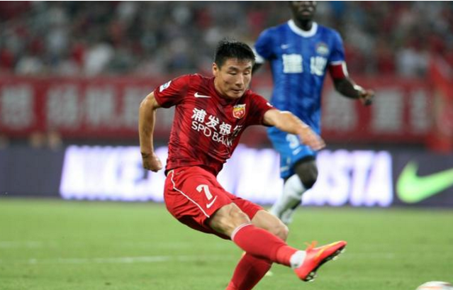 上海上港客场战平广州富力，保持不败战绩