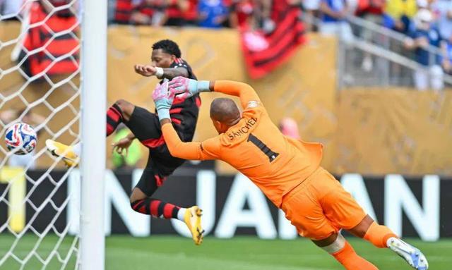 巴西球员助球队实现逆转,取胜 巴西球员助球队实现逆转,取胜