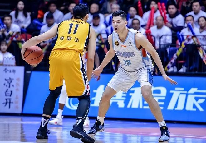 精密布阵调整取胜,关键时刻发挥亮眼 精密布阵调整取胜,关键时刻发挥亮眼