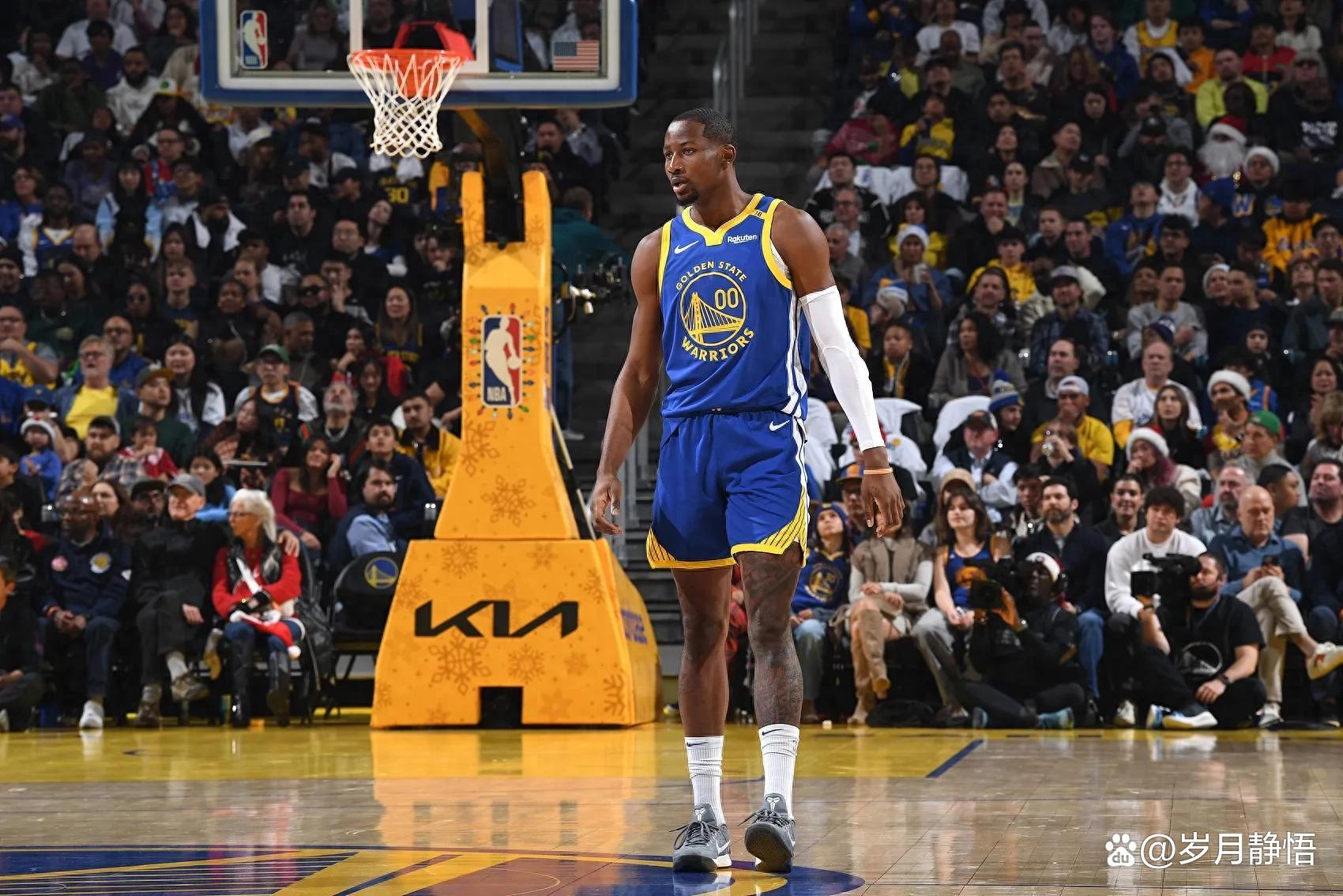 勇士队球员合影引发球迷热议 勇士队球员合影引发球迷热议