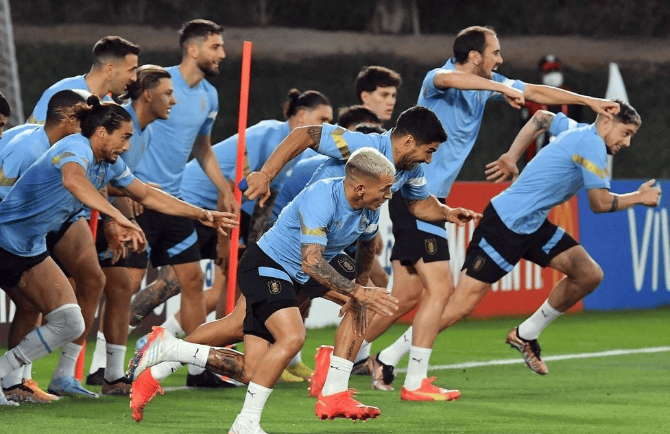 关于乌拉圭，德国球员在洲际比赛中激烈对抗的信息