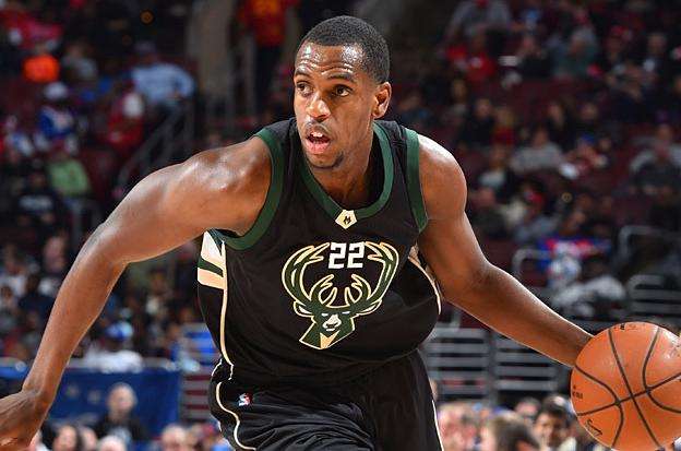 雄鹿客场击败爵士,米德尔顿全场数据出色 雄鹿客场击败爵士,米德尔顿全场数据出色