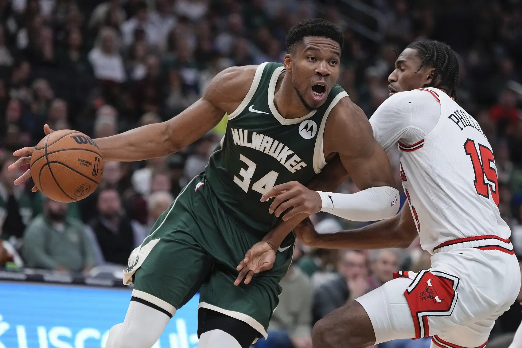 雄鹿客场击败爵士,米德尔顿全场数据出色 雄鹿客场击败爵士,米德尔顿全场数据出色