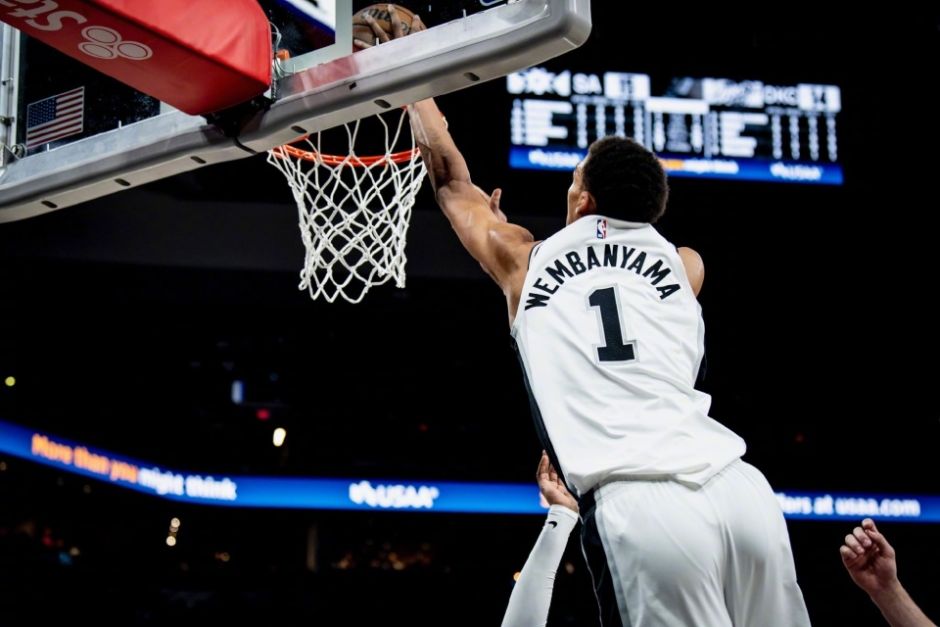 马刺客场力克公牛取得两连胜