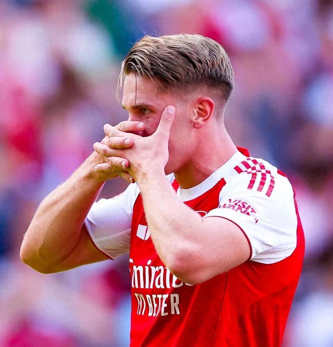 阿森纳球员训练积极，教练组赞誉