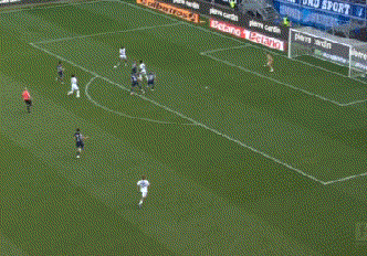 包含柏林赫塔大胜法兰克福，强势登顶德甲联赛积分榜的词条