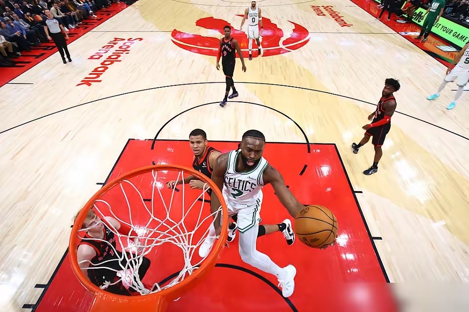 猛龙大胜凯尔特人，取得八连胜