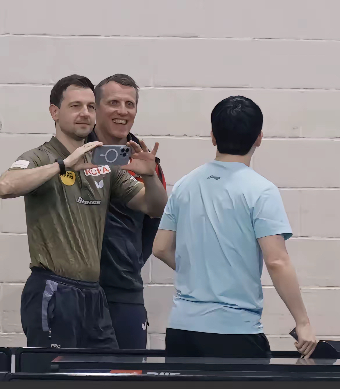 瑞典乒乓球队力克日本乒乓球队，波尔送出助攻