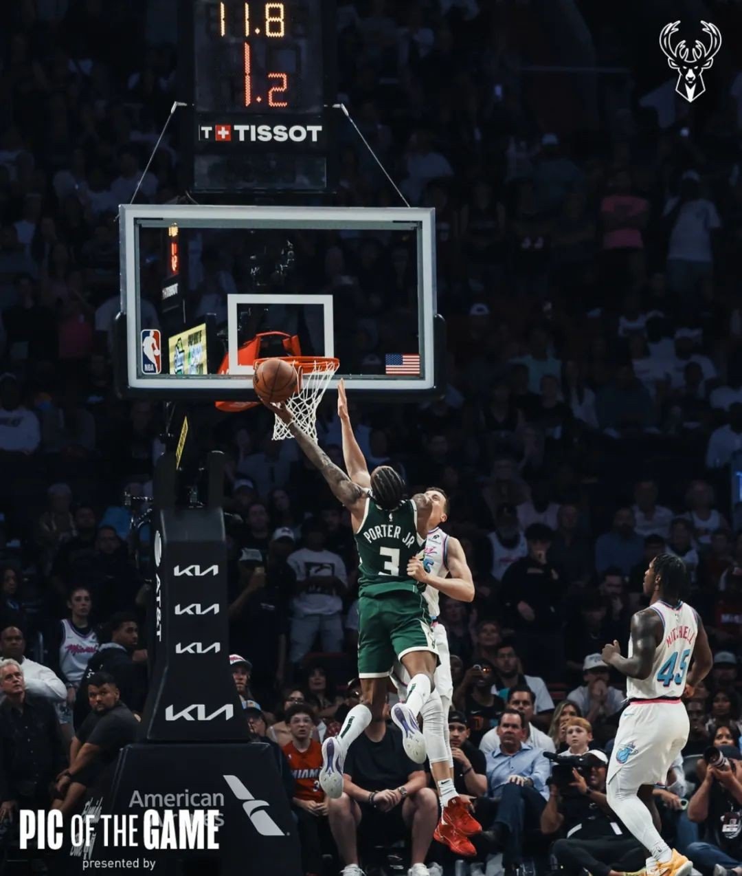 雄鹿力克奇才,结束两连败 雄鹿力克奇才,结束两连败