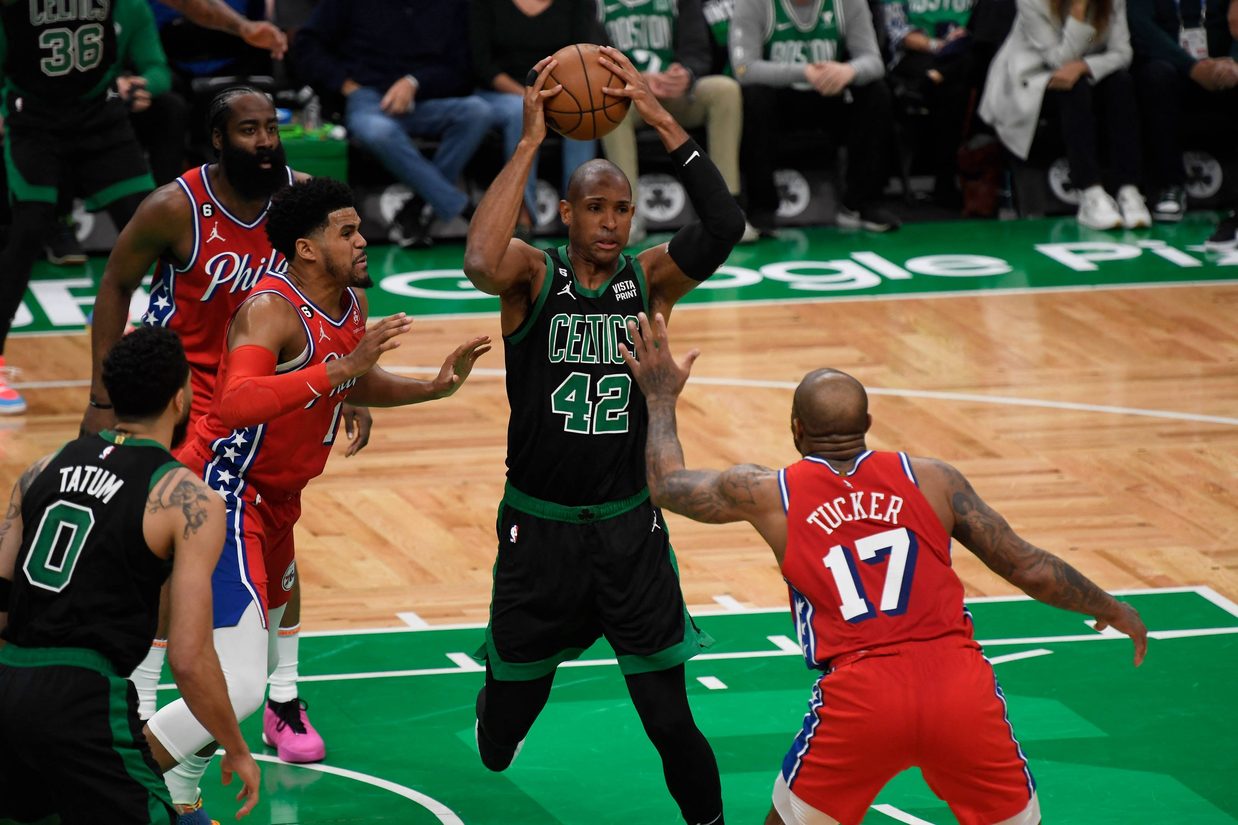 关于力克76人,夺得季后赛关键胜利的信息 关于力克76人,夺得季后赛关键胜利的信息