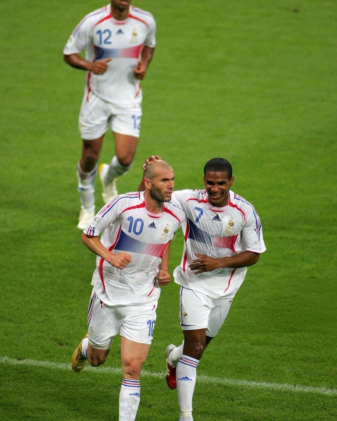 葡萄牙鏖战那不勒斯，本泽马点燃赛场的简单介绍