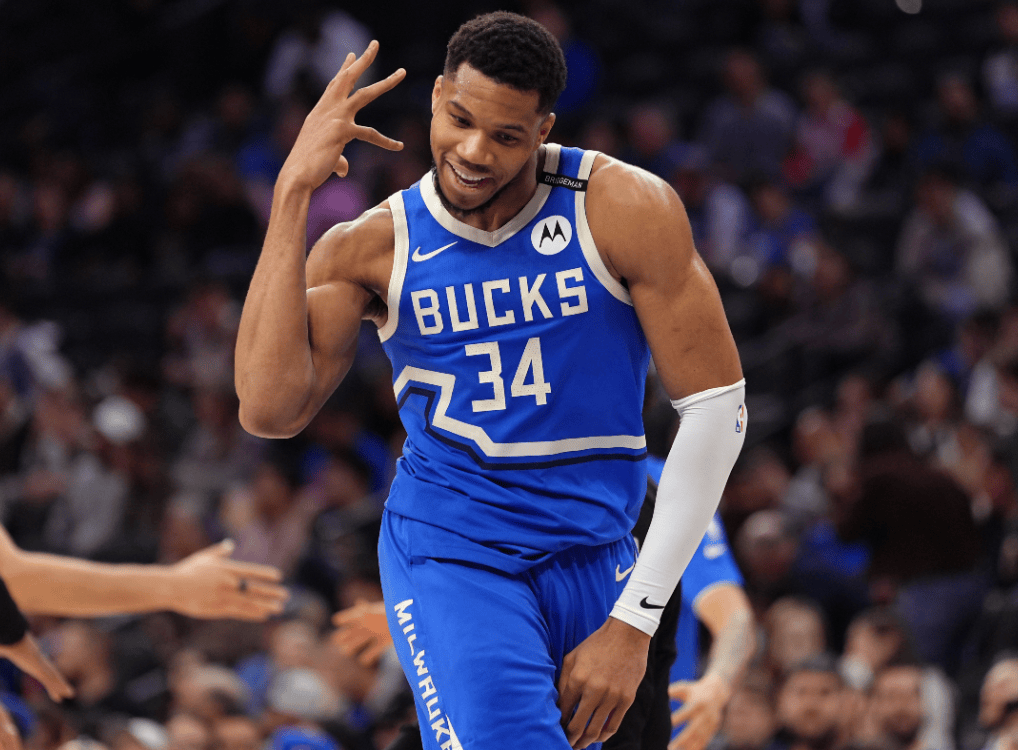 上海队轻取凯尔特人，字母哥刷新纪录